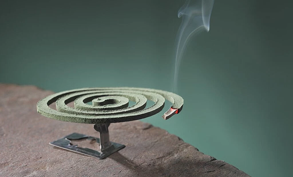 Το γνωρίζατε; Από τι φτιάχνεται το φιδάκι για τα κουνούπια – Πόσο επικίνδυνο είναι για την υγεία